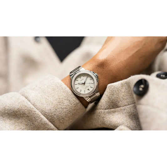 Oris Aquis Date Bianco 01 733 7792 4151-07 8 19 05P