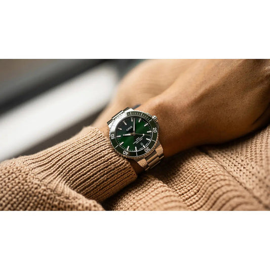 Oris Aquis Date Verde 01 733 7787 4157-07 8 22 04Peb