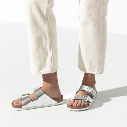 Women's Arizona Soft Footbed Leather Metallic Silver Medium/Narrow