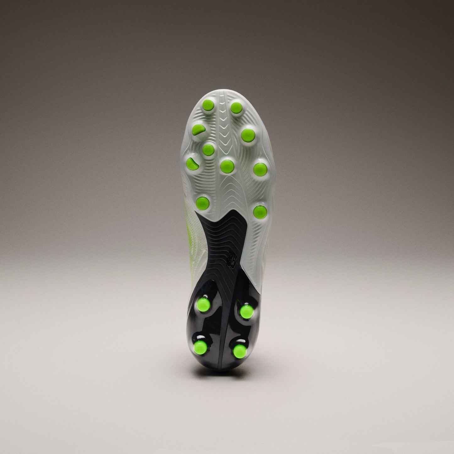 New Balance Adult Tekela WOMEN'S Elite Low Laced Mid Ground V5 Soccer Cleats