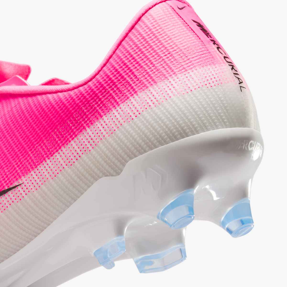 Nike Mercurial Vapor 17 Academy Multi-Ground Low-Top Soccer Cleats