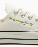 Chuck 70 Embroidered Flowers Low Top