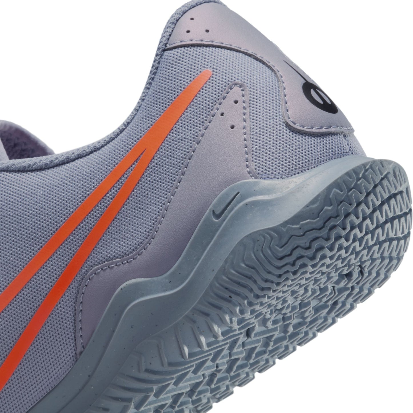 Nike Tiempo Legend 10 Club Indoor/Court Low-Top Soccer Shoes