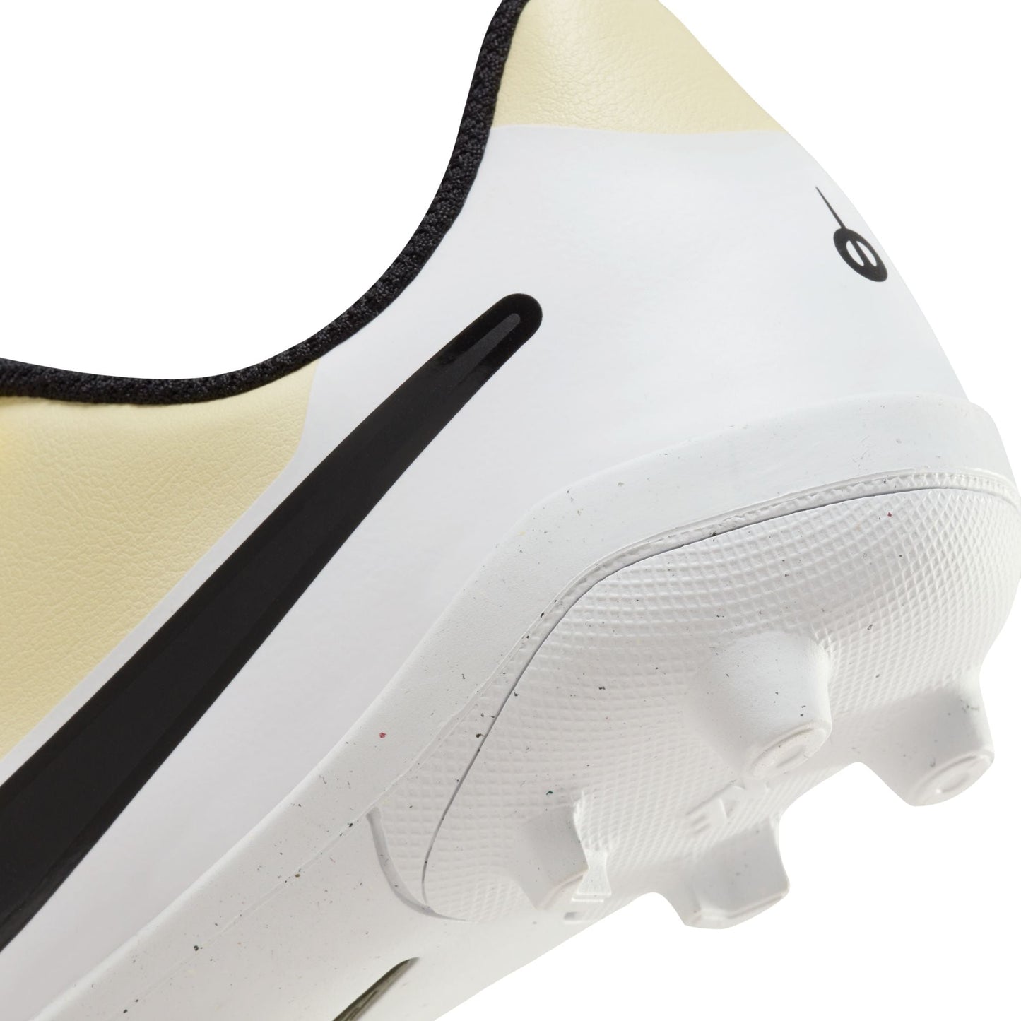 Nike Jr. Tiempo Legend 10 Club Little Kids' Multi-Ground Low Top Soccer Cleats