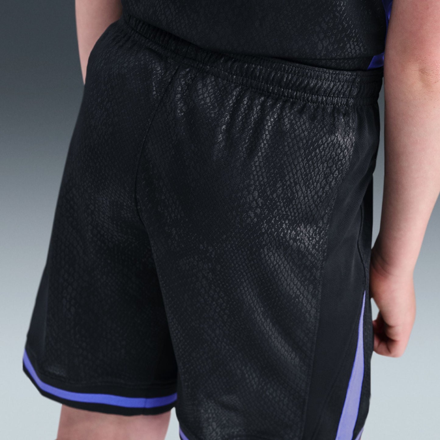 Nike Kobe Bryant FC Barcelona 2025/26 Stadium Away Big Kids' Dri-FIT Soccer Replica Shorts
