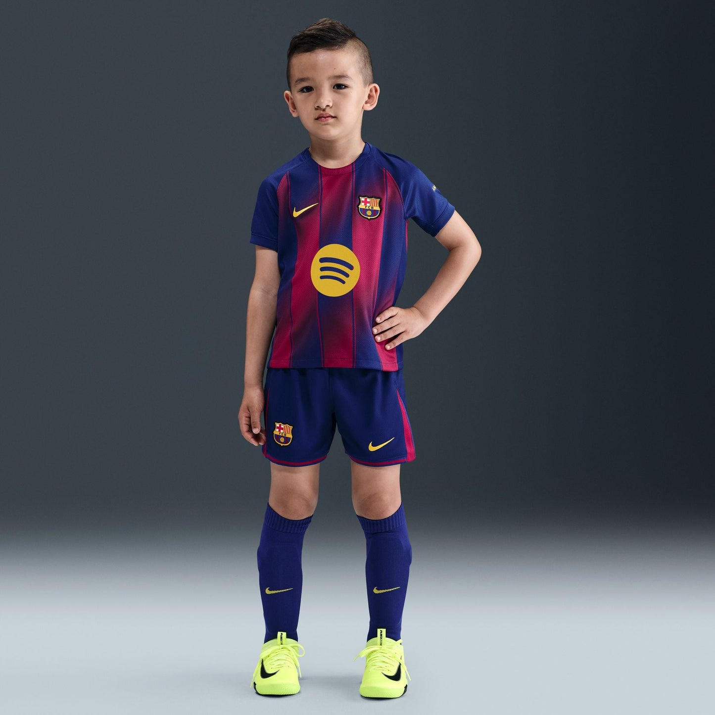 Nike FC Barcelona 2025/26 Stadium Home Little Kids' Soccer Replica 3-Piece Kit