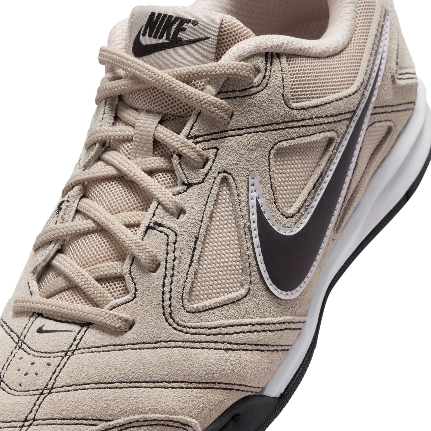 Nike Gato Big Kids' Indoor Soccer Shoes