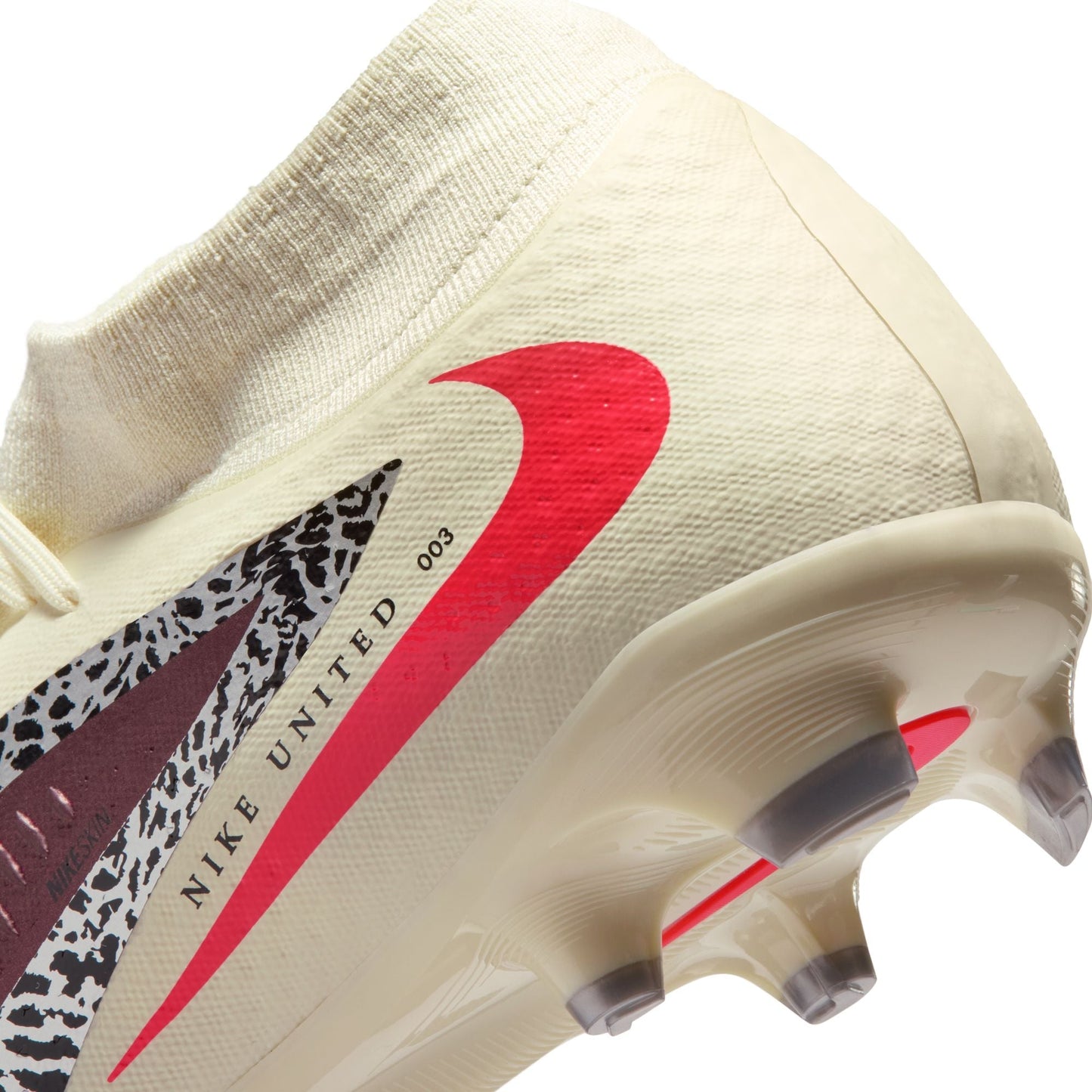 Nike United Phantom 6 High Academy Multi-Ground Soccer Cleats