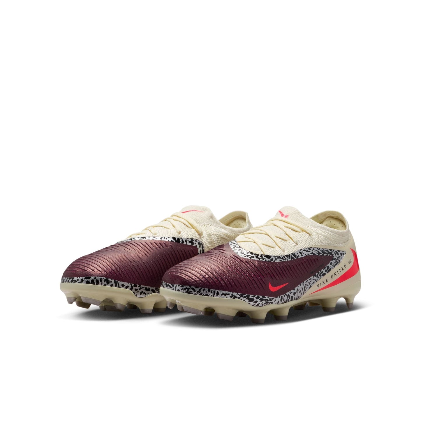Nike Jr. Phantom 6 Low Pro Big Kids' Multi-Ground Soccer Cleats