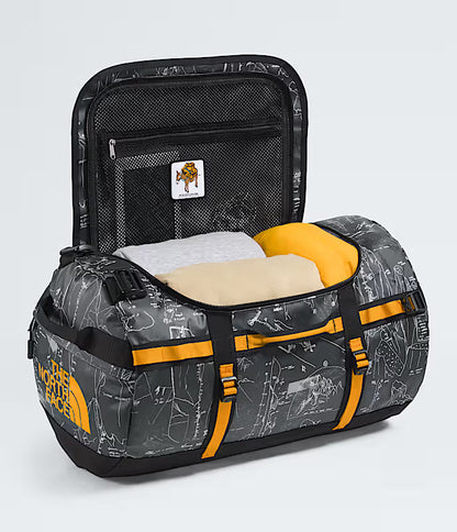 The North Face - Base Camp Duffel S - Anthracite Grey Conrad Topo Print/Summit Gold