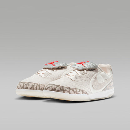 Nike Jr. Tiempo Streetgato Jordan SE Indoor/Court Low-Top Soccer Shoes