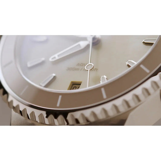 Oris Aquis Date Bianco 01 733 7792 4151-07 8 19 05P