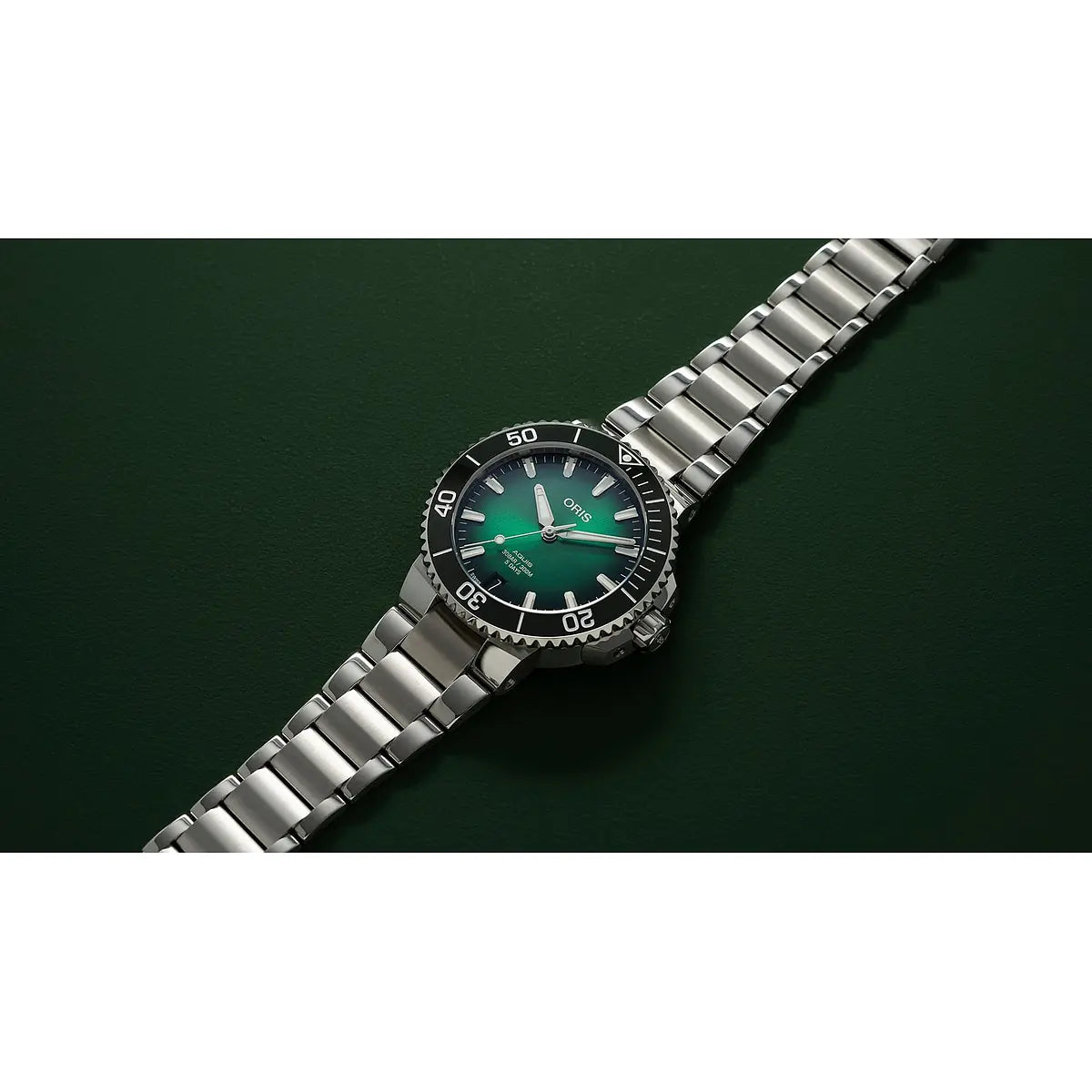 Oris Aquis Date Verde 01 400 7769 4157-07 8 22 09Peb
