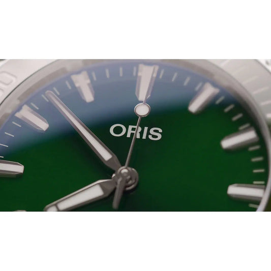 Oris Aquis Date Verde 01 733 7787 4157-07 8 22 04Peb