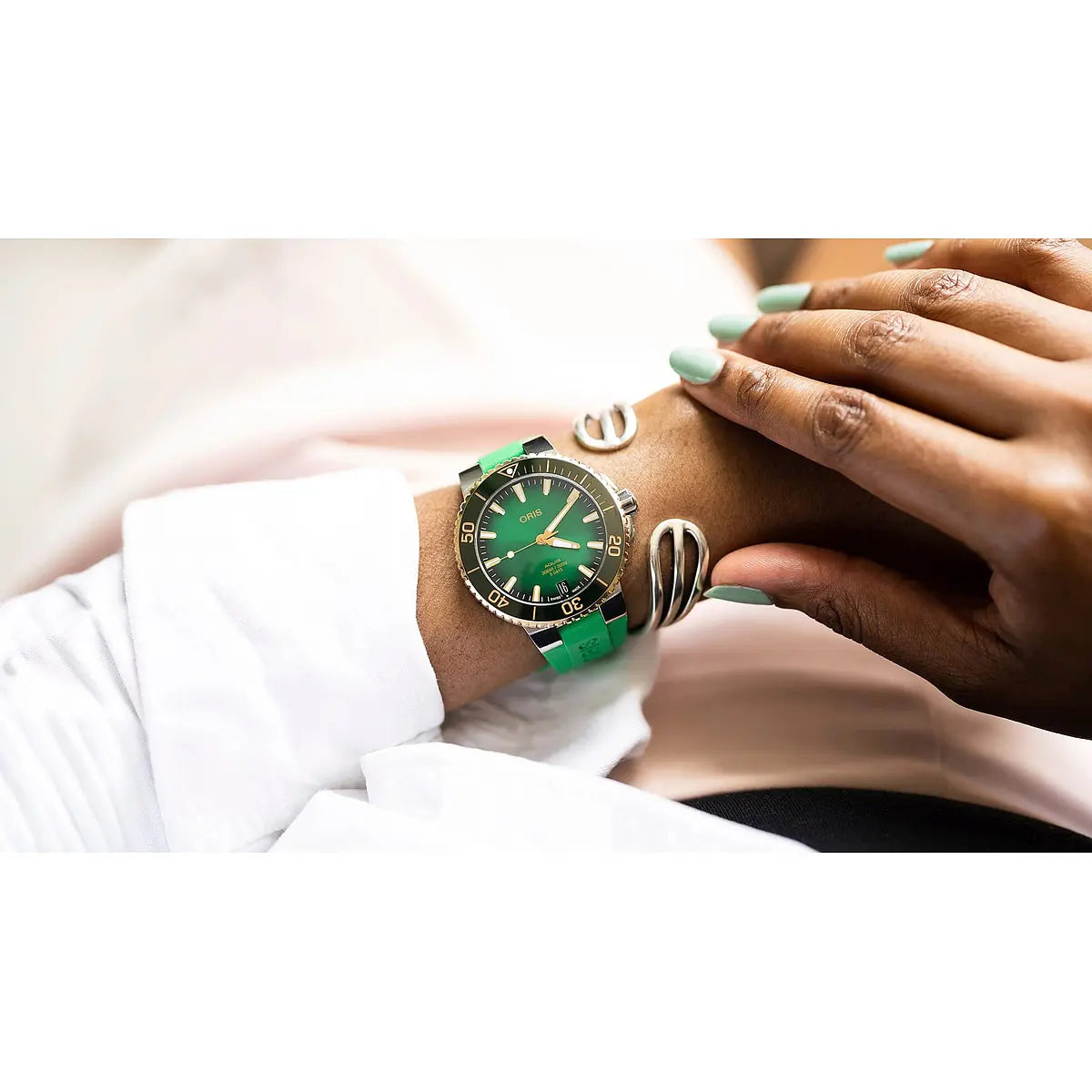 Oris Aquis Date Verde 01 400 7769 6357-07 4 22 77Fc