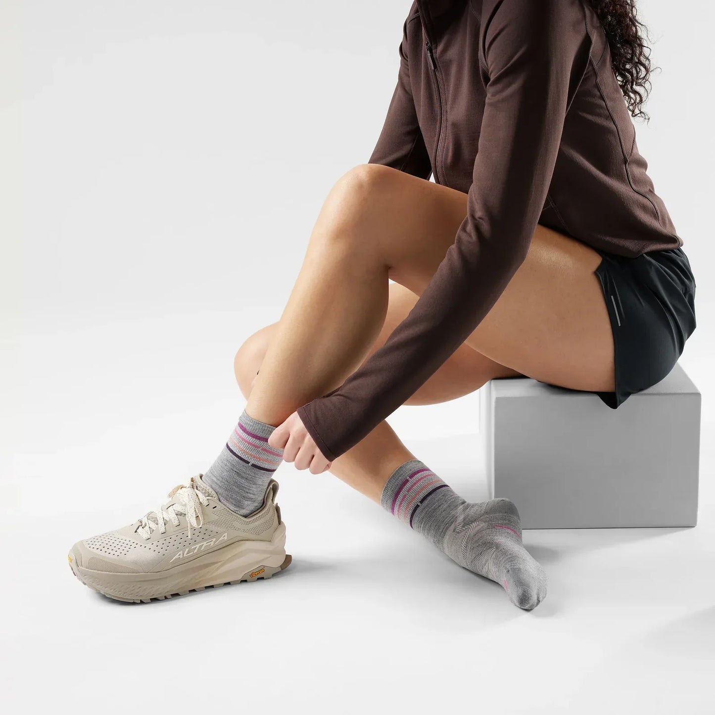 Smartwool - Women's Run Zero Cushion Mid Crew Socks - Light Gray