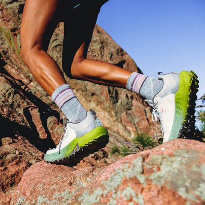 Smartwool - Women's Run Zero Cushion Mid Crew Socks - Light Gray