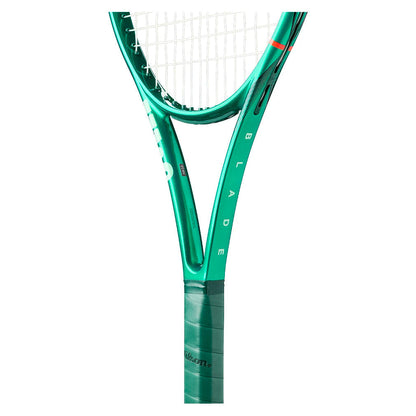 Wilson Blade 100L v10 Tennis Racquet