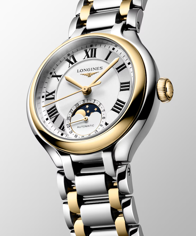 PRIMALUNA MOONPHASE Yellow Gold Detail