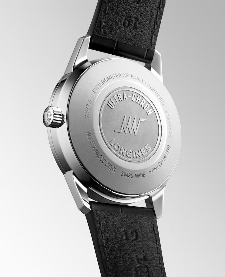 Ultra-Chron Classic 37 mm Sunray Silver in strap