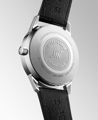Ultra-Chron Classic 37 mm Sunray Silver in strap
