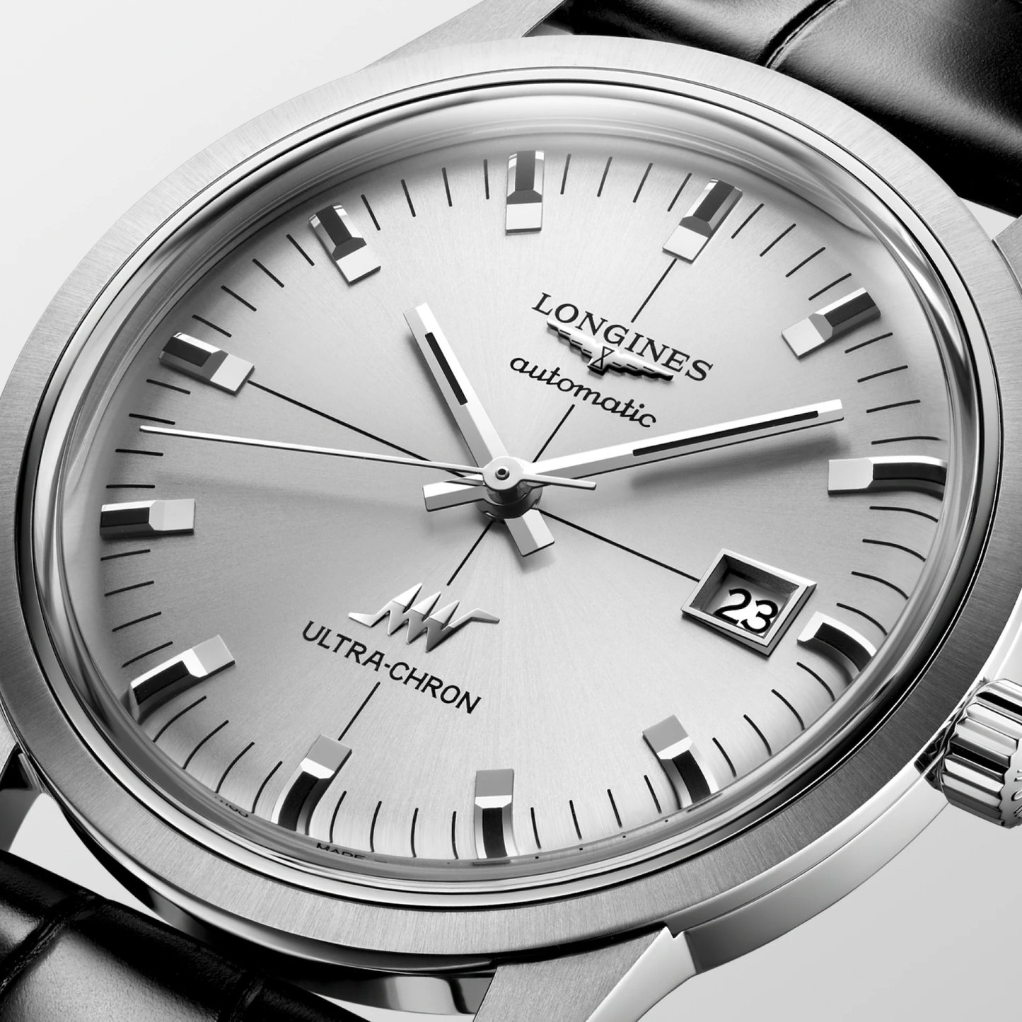 Ultra-Chron Classic 40 mm Sunray Silver on Strap